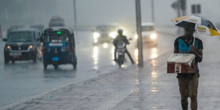 රස්නෙ තිබුණට අද තැන් තැන් වලට වැසි