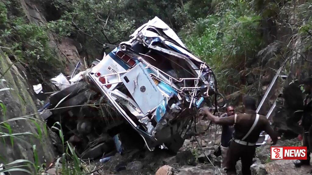 බස් අනතුරකින් අයෙක් මරුට – 37ක් රෝහලට