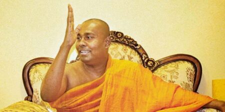 සමන්තබද්ර හිමි නෙරපන්න – මල්වතු නාහිමිගෙන් ඉල්ලති