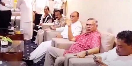 බැසිල් බැහැදකින්නට පොහොට්ටු ප්රභලයෝ සේනාවක් (වීඩියෝ)