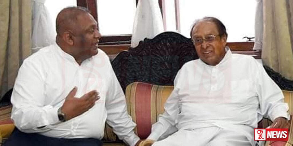 රොනී ගේ අවමංගල්යයේ මංගලට කතාවක්