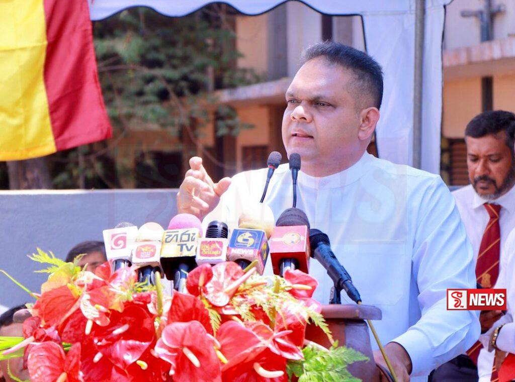 වැඩපිළිවෙළක් නැති විපක්ෂයේ කණ්ඩායම්වලට රට ආපස්සට හැරවීමට යන්නේ සති දෙකයි.- ඇමති ෂෙහාන් කියයි