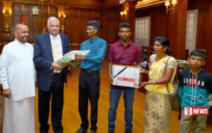 නව තාක්ෂණය උපයෝගී කර ගනිමින් වගා කළ සාර්ථක ගොවි මහතුන් දෙදෙනෙක් ජනපති හමුවෙයි