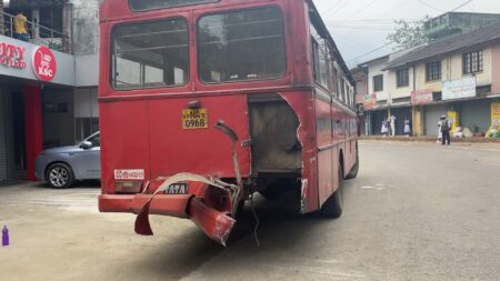 පෞද්ගලි බස් රථයක් සහ ලංගම බස්රථයක් නෝර්වුඩ් හිදි අනතුරකට ලක්වෙයි