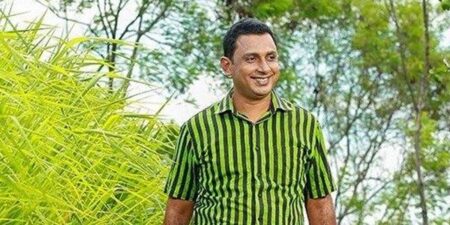 “වේදිකාවේ කයියනායක කෙනෙක් වෙන්න එපා”-රෝහණගෙන් අනුරට පාඩමක්