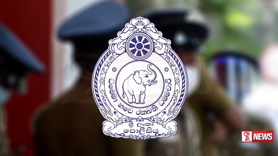 පොලිස් නිලධාරිනියන් ‘ජැක්සන්ලා’ සොයා පිටකොටුවේ බස් පීරයි (වීඩියෝ)
