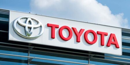 ටොයෝටා සේවකයින්ට වැටුප් වර්ධකයක්