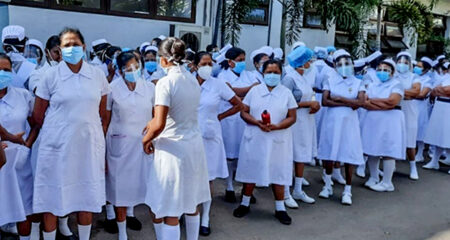 ආර්ථික යුක්තිය ඉල්ලා සෞඛ්ය සේවකයින් නැවත දැවැන්ත වර්ජනයකට (වීඩියෝ)