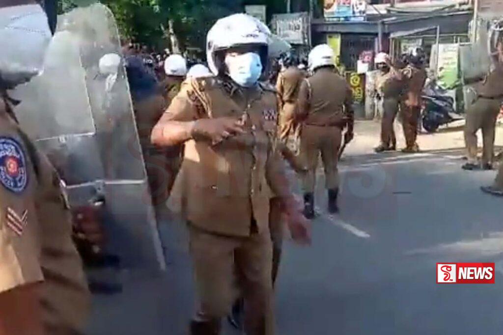 කෑගල්ලේ හොර කච්චේරියක් වටලයි