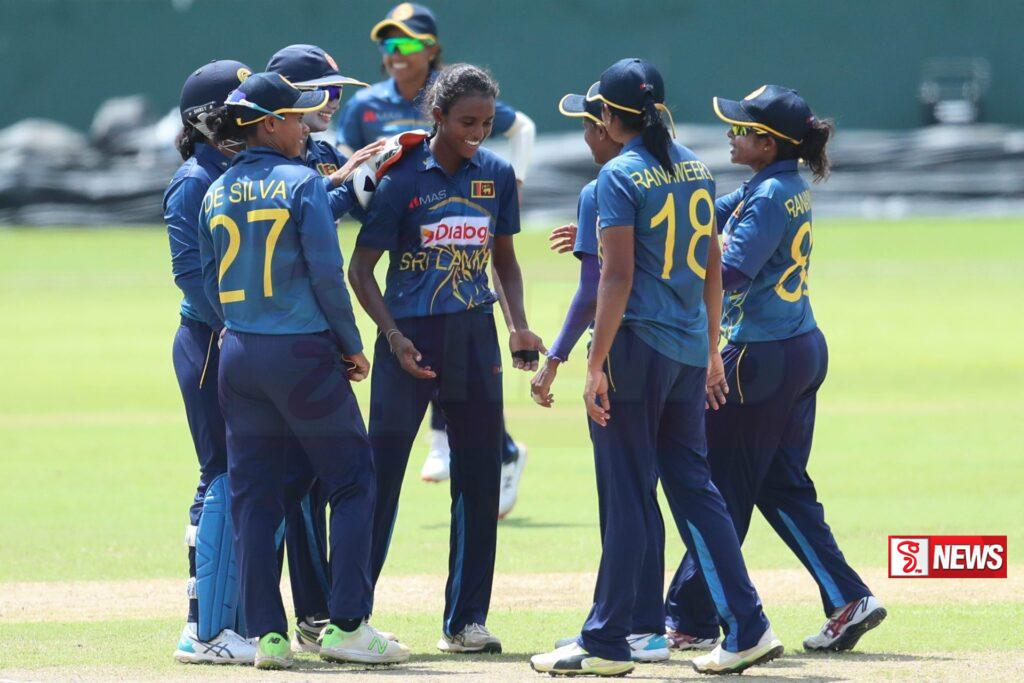 ශ්රී ලංකා යොවුන් ක්රීඩිකාවන්ට තුන්කොන් ක්රිකට් තරඟාාවලියක්