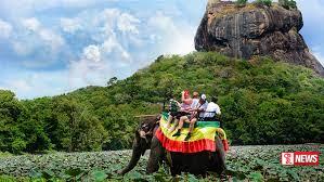 සංචාරක පැමිණීම ඉහළට