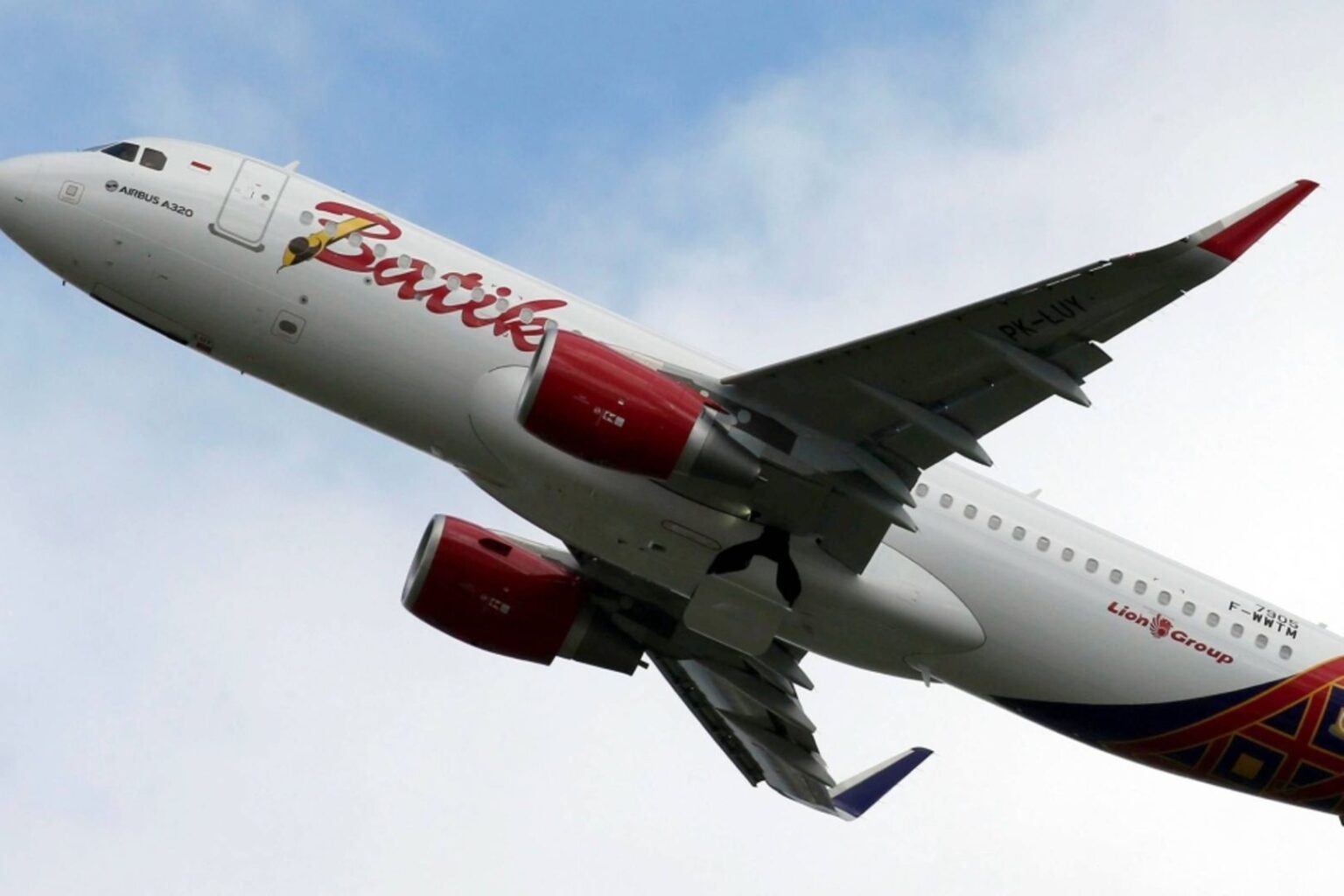 නින්ද ගිය ගුවන් නියමුවන් දෙදෙනාට වැඩ වරදී
