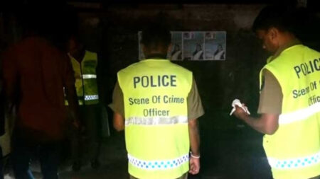 අණ නොතකා ධාවනය කළ ත්රීරෝද රථයකට පොලීසියෙන් වෙඩි