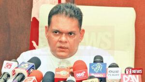 දේශපාලඥයාගේ කාර්යභාරය සුළුකොට තැකිය නොහැකි බව ඇමැති ෂෙහාන් කියයි.