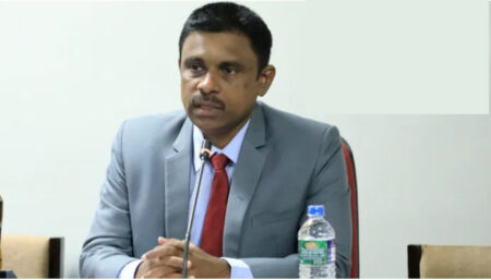 මන්ත්රී වලේබොඩගේ නිවසට ලොරි රථයක් කඩා වදී