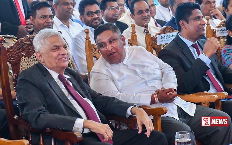 සාම්ප්රදායික දේශපාලනයට තිත තැබිය යුතුයි