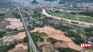 චීනයට බලපෑ ගංවතුරින් ලක්ෂයකට වැඩි පිරිසක් පීඩාවට පත්වෙයි