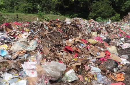 මදයාකඩ කන්දට කුණු දැමිල්ලෙන් ගම්මුන්ට ජීවිකාව අහිමිවෙයි (වීඩියෝ)