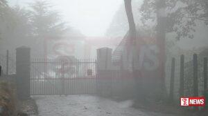 රාත්රී කාලයේ කඳුකරයේ අසාමාන්යය මීදුමක් – මෙහෙම වෙන්නේ ඇයි? (වීඩියෝ)