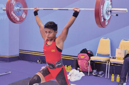 රට වෙනුවෙන් බර කරට ගත් හංසනීගෙන් වාර්තාවක්