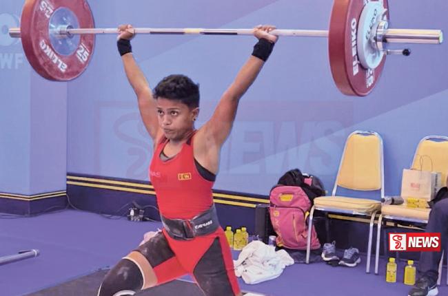 රට වෙනුවෙන් බර කරට ගත් හංසනීගෙන් වාර්තාවක්