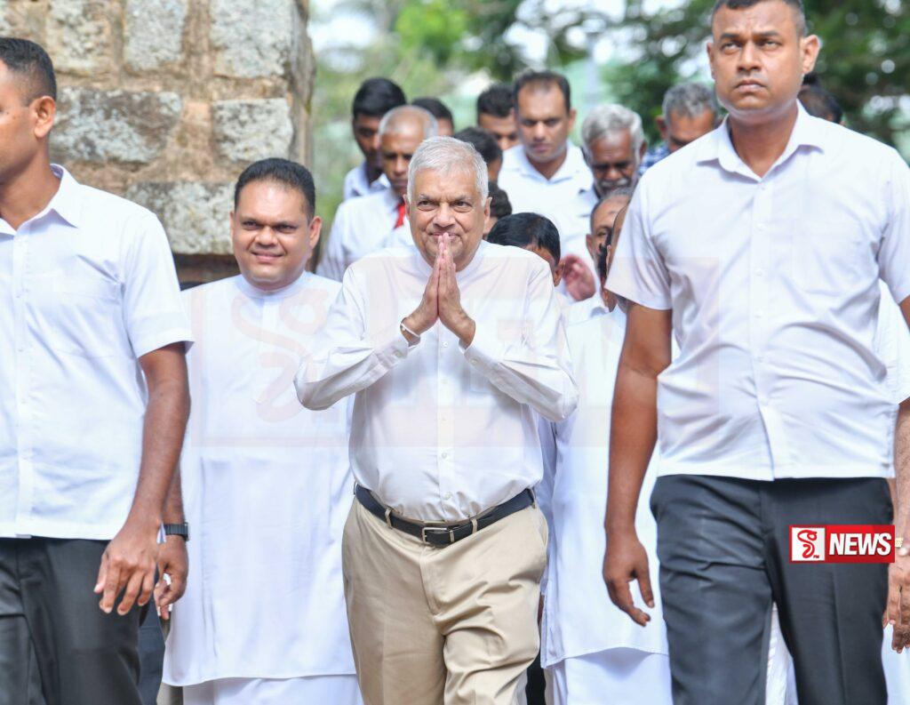 ආර්ථිකය ප්රතිව්යුහගත කිරීමේ නව නීතිය මැයි මාසයේ ගෙන එන බව ජනපතිගෙන් ප්රකාශයක්.