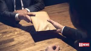 අල්ලස් ලබාගත් විනිසුරුවරයෙකු ජීවිතක්ෂයට