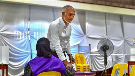 මාලදිවයිනේ පාර්ලිමේන්තු මැතිවරණයෙන් ජනාධිපති මොහොමඩ් මුයිසුගේ පක්ෂයට ජය