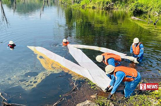 රාවණාගම වැව් ජලයට මිශ්රව තිබූ ඉන්ධන ඉවත් කෙරේ