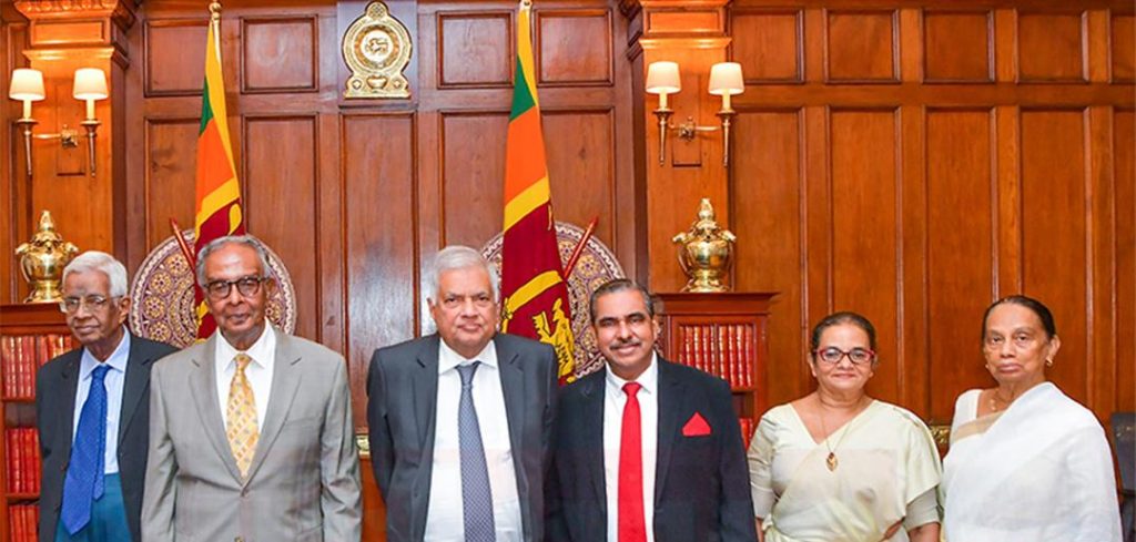 ජ්යෙෂ්ඨ නීතිවේදීන් පස් දෙනෙකුට ජනාධිපති බහුමාන