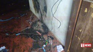 අධි බලති විදුලි රැහැනක් කඩා වැටී නිවසක් ගිනිගනී