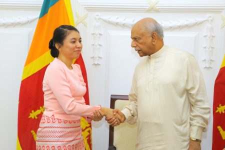 මියන්මාර තානාපතිනිය සහ අග්රාමාත්යවරයා අතර සාකච්ඡාවක්