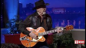 අමෙරිකානු ගිටාර් වාදන ශිල්පි එඩි ජීවිතයෙන් සමුගනි