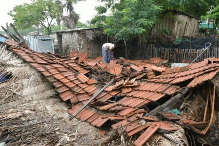 අයහපත් කාලගුණයෙන් නිවාස 975කට හානී