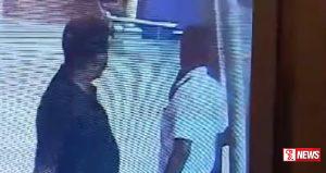 ඇමති ප්රසන්න ගුවන්තොටේ යකා නටයි-පෝටර්වරයෙකුට ප්රහාරයක් (වීඩියෝ)