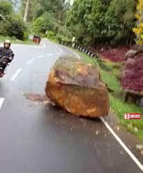 කොළඹ බදුල්ල මාර්ගයට ගල් පෙරලීමෙන් ගමනාගමනය බාධා