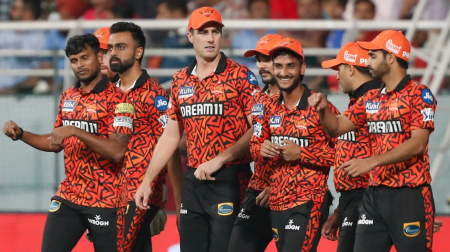 වර්ෂාව නිසා ලැබුණු ප්රසාද ලකුණෙන් සන්රයිසස් කණ්ඩායම අයි.පී.එල් අවසන් වටයට