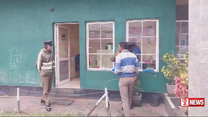 නුවරඑළිය පොදු වැසිකිලිය තුලදී පුද්ගලයින් දෙදෙනෙක් මියයයි