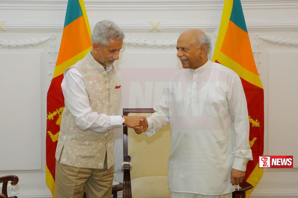 ඉන්දීය විදේශ අමාත්යවරයා සහ ශ්රී ලංකා අග්රාමාත්යවරයා හමුව