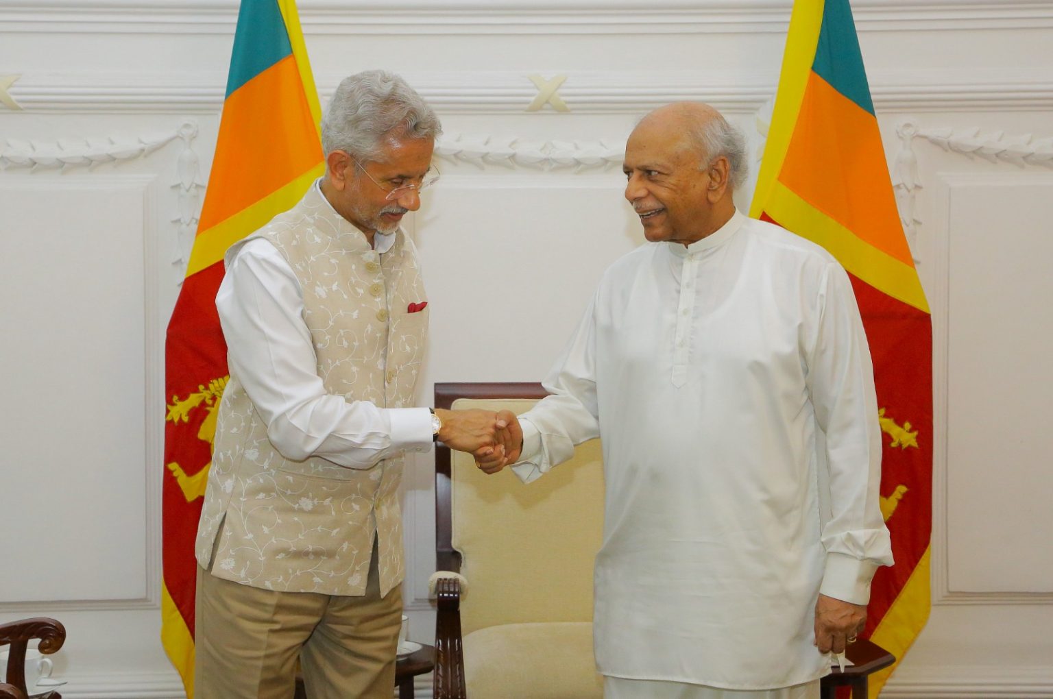 ඉන්දීය විදේශ අමාත්යවරයා සහ ශ්රී ලංකා අග්රාමාත්යවරයා හමුව