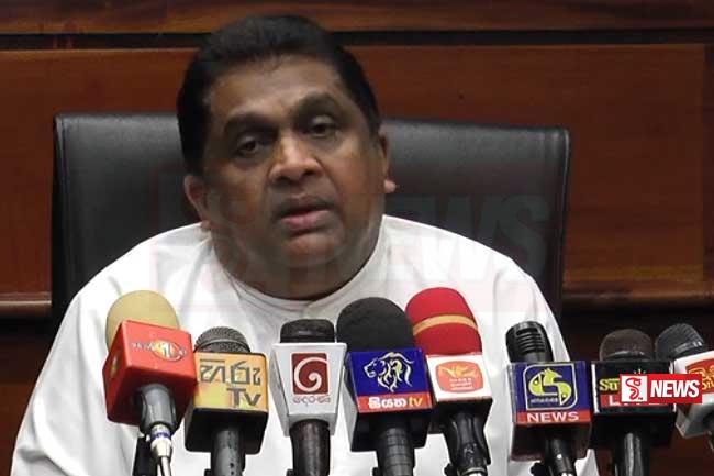 ආදායම් බලපත්රයත් , රක්ෂණ සහතිකයත් දුම් සහතික නිකුත් කරන ස්ථානයෙන්