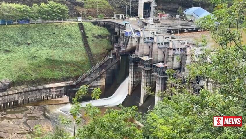 ඉහල කොත්මලේ ජලාශයේ වාන් දොරටුවක් විවෘත කෙරේ