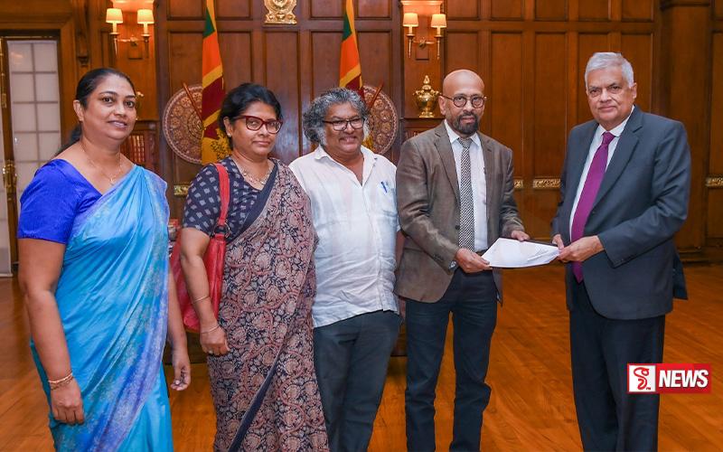 සංහිදියාවේ සහ ප්රතිසන්ධානයේ ස්මාරකයක් ඉදිකිරීම පිළිබඳ කමිටුවේ වාර්තාව ජනපතිට