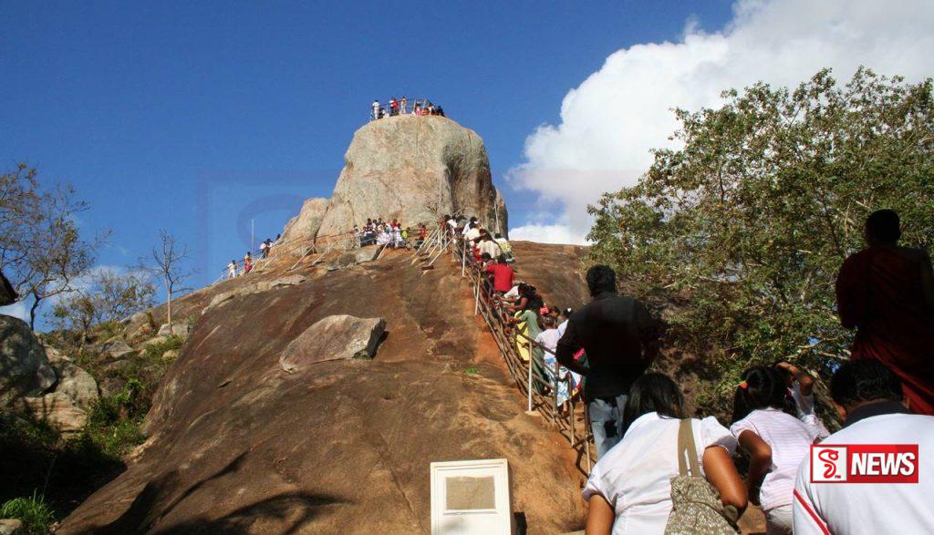 දුම්රියෙන් මිහින්තලේ යන්න නොමිලේ අවස්තාව