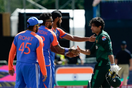 පාකිස්තාන කණ්ඩායම හමුවේ ඉන්දීය කණ්ඩායමට ලකුණු 06ක ජයක්