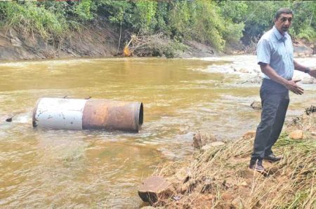 කලටුවාව පවිත්රාගාරයේ ජල සම්ප්රේෂණ නළයක් පුපුරා යයි