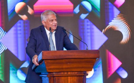 පරිගණක හා තොරතුරු තාක්ෂණය හරහා ආර්ථික හා තාක්ෂණික අංශ ඒකාබද්ධ කිරීමට කටයුතු කරනවා