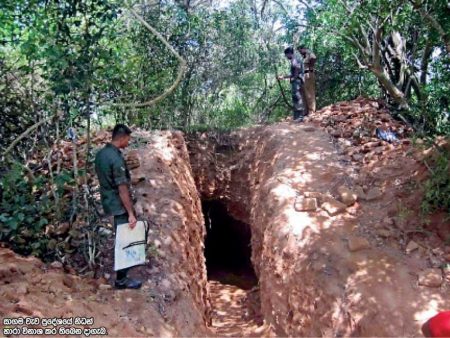 පුරාවස්තු සොයා කණීම් කළ සැකකරුවන් තිදෙනෙකු අත්අඩංගුවට