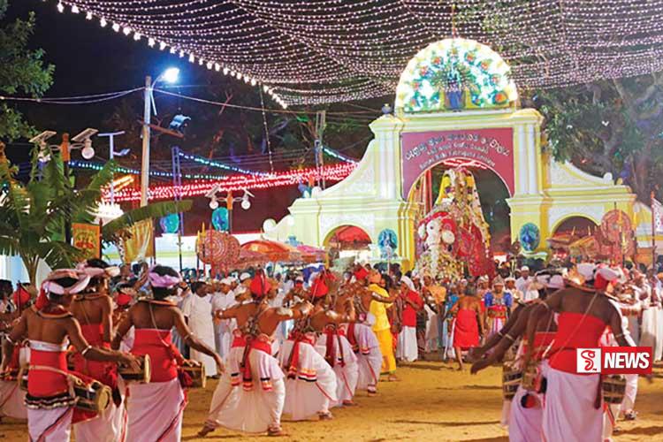 කතරගම දේවාලයේ ඇසල මංගල්ය ලබන 06 වනදා
