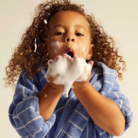 ප්රමිතියෙන් තොර සබන් භාවිතයෙන් බිළිදුන්ට සමෙහි සංකූලතා